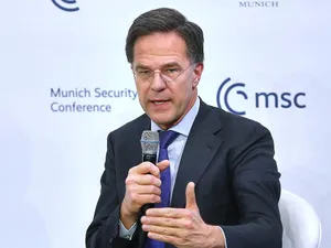 Mark Rutte le spune europenilor să înceteze să se mai plângă de Trump şi să găsească soluţii - Foto: Profimedia Images