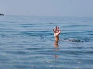 Tragedie pe râul Mureș: Un tânăr de 18 ani a murit, iar o fată de 16 ani s-a salvat în ultima clipă - Foto: Profimedia images