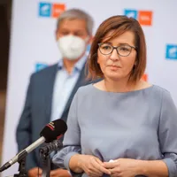 Ioana Mihăilă: Vaccinarea gratuită anti-HPV va fi extinsă la fete de până la 18 ani/FOTO: Faecbook/IoanaMihaila