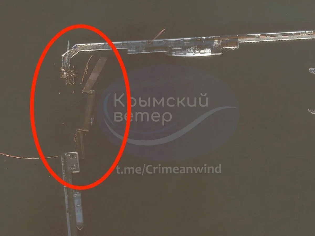 Imaginile din satelit arată că Marina Rusă a blocat intrarea în baza din portul Novorossiisk - Foto: Military News