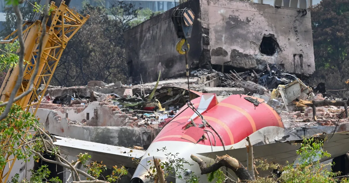 Avionul Air India s-a prăbușit din cauza unui scaun rupt. Pilotul a ...