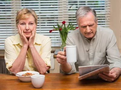 Mii de pensionari așteaptă, zilnic, pensie la ghișee. Casele de Pensii nu știu când se fac plățile foto: Freepik (fotografie cu caracter ilustrativ)