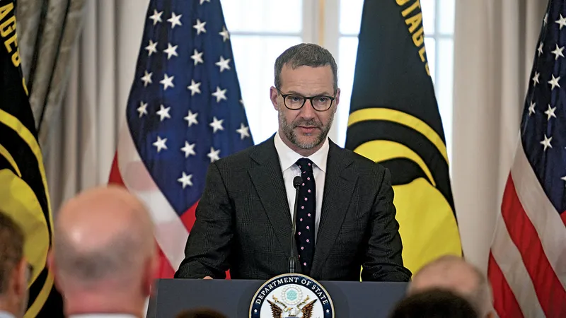 CREȘTEREA GRADULUI DE CONȘTIENTIZARE Trimisul special Adam Boehler, la ceremonia de ridicare a drapelului Departamentului de Stat pentru deținuții americani nevinovați, pe 6 martie