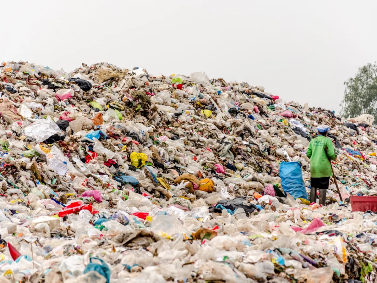 Cel puțin patru oameni au murit în Filipine și alți 30 au fost dați dispăruți, în urma unei avalanșe de gunoi