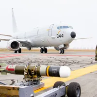 VIDEO Ce caută, zilnic, un avion de 175.000.000$ al SUA deasupra României? Ce misiune are? - Foto: Profimedia Images
