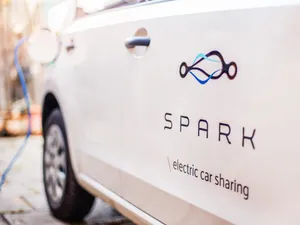 Businessul cu mașini electrice de închiriat șchioapătă și în România. Spark iese de pe piață - Foto: Spark