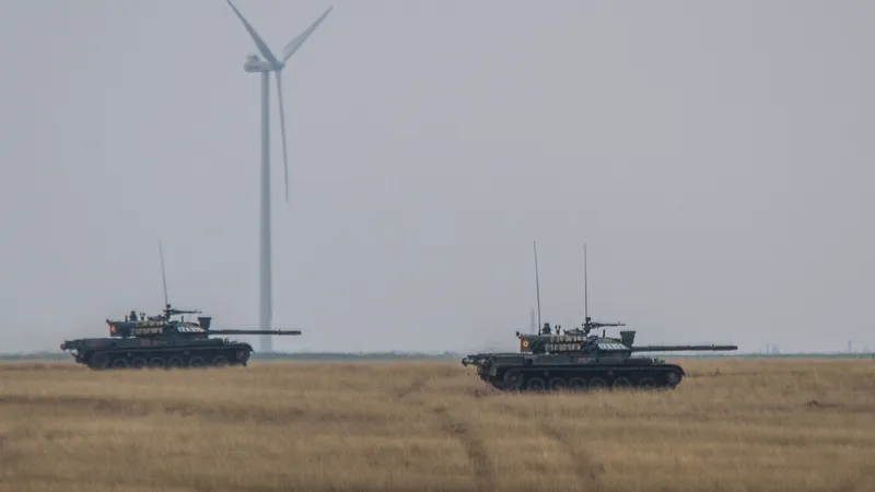 VIDEO Cu ce blindate ne putem apăra de un atac terestru. Baza e "Bizonul" până vin tancurile Abrams Inquam Photos / Ovidiu Iordachi
