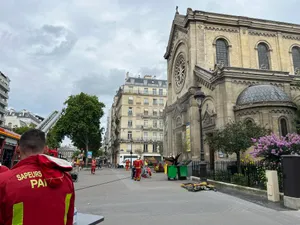 Român arestat pentru incendierea unei biserici din Paris. Pagube de 3.000.000 € - Foto: X