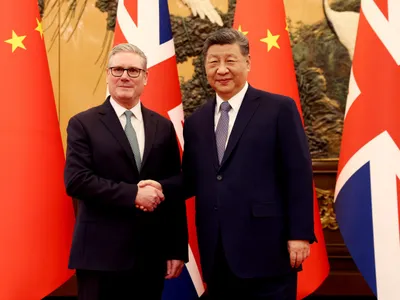 Keir Starmer și Xi Jinping - Foto: Profimedia images