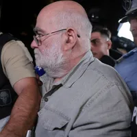 Alfred Bulai, profesorul de la SNSPA acuzat de abuzuri sexuale, a plecat acasă. Decizia, definitivă - Foto: Inquam Photos / George Călin