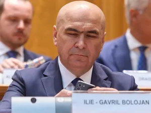 Ilie Bolojan, premierul desemnat, aşteaptă votul de învestitură al Parlamentului - Foto: Profimedia Images