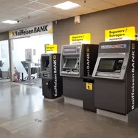 Raiffeisen Bank anunță că, din 17 ianuarie, aproape întreaga rețea de unități va opera fără casierii/FOTO: Facebook/RaiffaisenBank