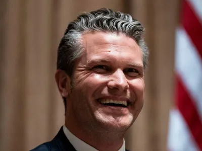 Pete Hegseth, secretarul american al Apărării, în timpul unui prânz cu Donald Trump și Jonas Gahr Store, prim-ministrul Norvegiei - Foto: Profimedia Images