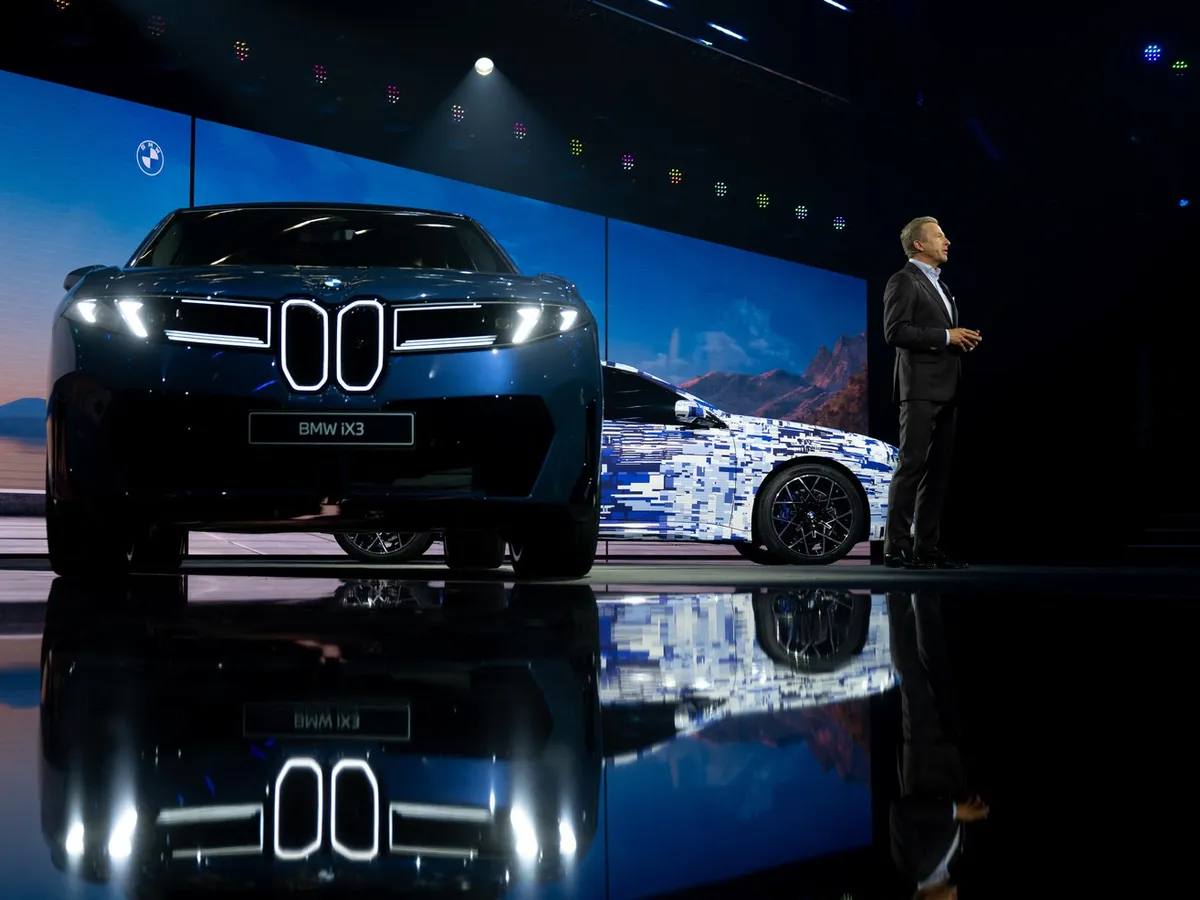BMW lansează iX3 cu inteligență artificială și vrea să „bată” modelele din China. Costă 68.900€ - Foto: Profimedia Images