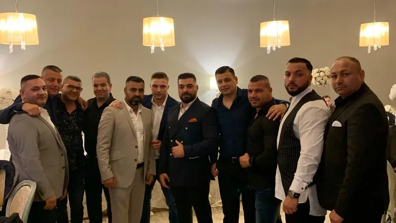 Frații Iuzeir și acoliții lor