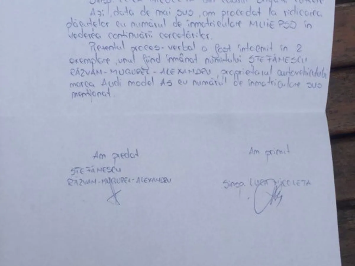 Procesul verbal semnat de șofer, la momentul predării plăcuței de înmatriculare polițiștilor de la Brigada Rutieră