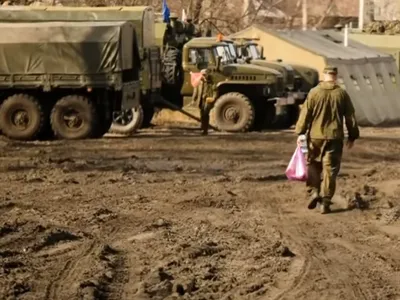 Peste 20.000 de militari ruși și-au instalat corturi și tehnică militară la granița cu Ucraina Foto: captură Youtube