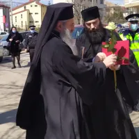 Înmormântarea unui preot la Iași ignoră pandemia/FOTO: ziaruldeiasi.ro