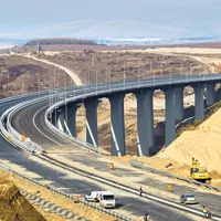 MUNCĂ DE MÂNTUIALĂ În timpul mandatului PSD, puținele autostrăzi au fost construite de două ori. O porțiune din lotul 3 Sebeș - Orăștie s-a prăbușit - Foto: hotnews.ro