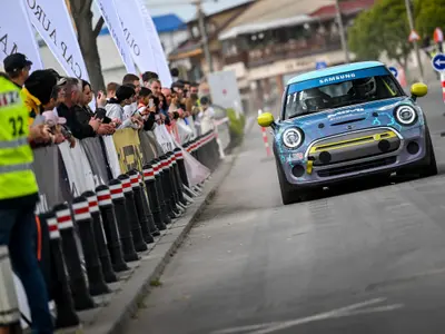 Racing MIMI, primul Mini electric de curse din istorie, dezvoltat 100% în România, a evoluat interesant, după două sezoane competiționale - Foto: Racing MIMI