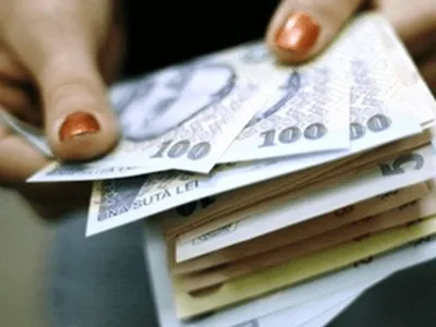 SURSE Prin noua lege a salarizării, 40% dintre angajații de la stat vor câștiga bani în plus. Ce se întâmplă cu demnitarii