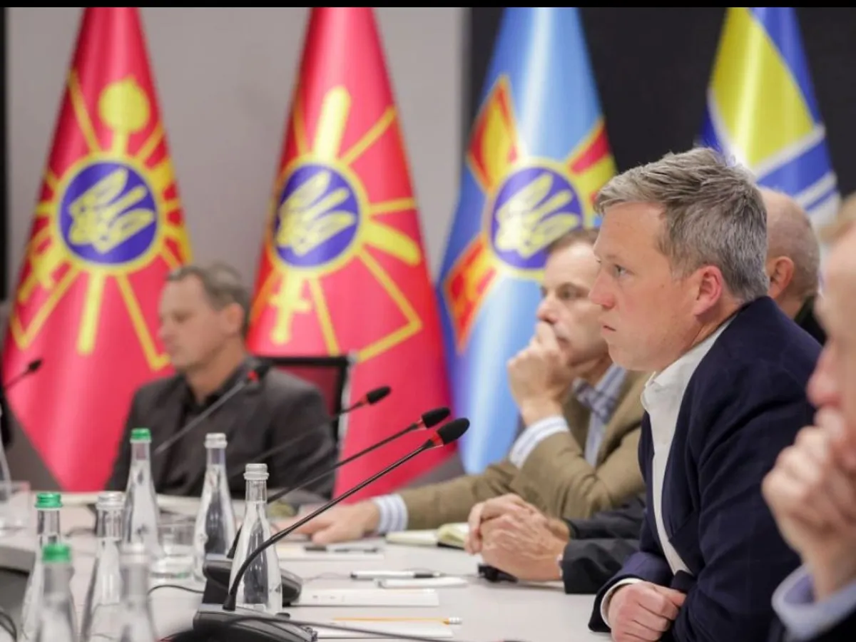 Generalii lui Trump, la Kiev, cu oferta ca Zelenski să-i închirieze Donbas lui Putin. Harta planului de pace