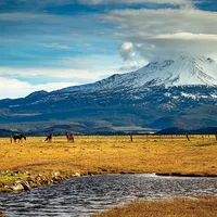 RISC CALCULAT. Muntele Shasta, cel de-al cincilea cel mai înalt munte al Californiei, are „un risc foarte mare“ de erupţie, în următorii 30 de ani