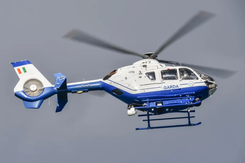 Eurocopter EC-135 aparținând forței de poliție irlandeze Garda Siochana - Foto: Profimedia Images