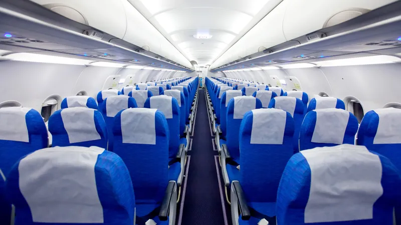 Ce a pățit un pasager după ce și-a făcut nevoile într-o ceașcă în avion? În ce stare se afla? - Foto: Profimedia / imagine rol ilustrativ