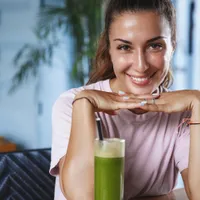 Cum să-ți refaci tranzitul intestinal după mesele de sărbători? Băutura verde care reface digestia instant - Foto: Freepik (Imagine cu rol ilustrativ)