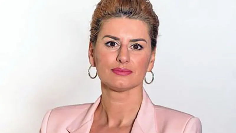 Irina Mihaela Ionescu a fost angajată a Mariei Grapini, europarlamentar.