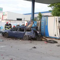 O mașină a explodat într-o stație de GNC de pe Bulevardul Biruinței din orașul Pantelimon, în momentul alimentării buteliei - Foto: ISUBIF