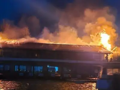 Restaurantul de fițe „Taverna racilor” de pe malul lacului Snagov, în flăcări - Foto: captură video