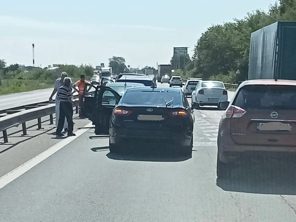 Accident în lanț cu patru mașini, pe autostrada A1 Pitești-București, la Ciorogârla. / Foto: infotraficromania.ro