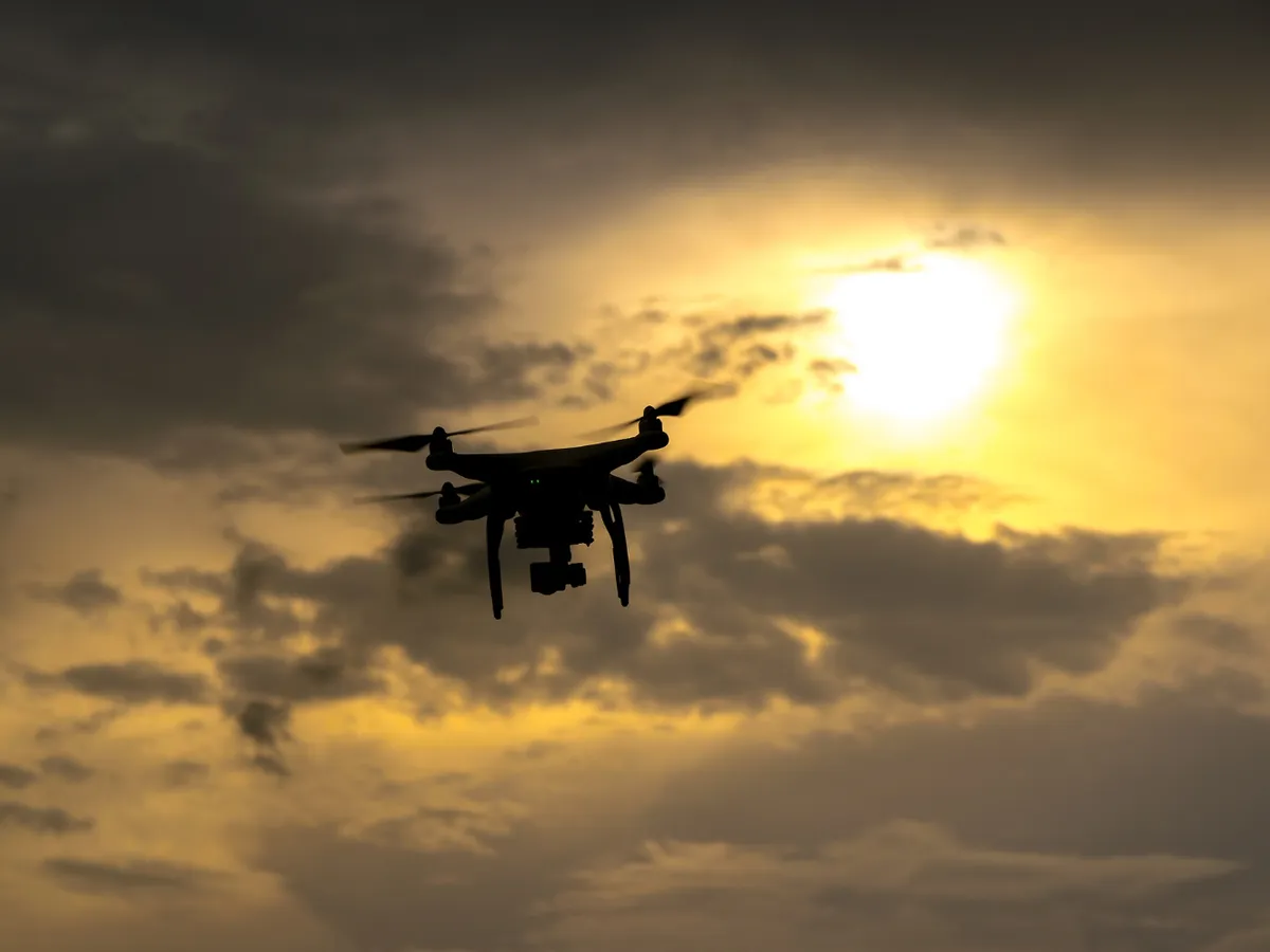 Alertă la graniță: dronă detectată de radarele MApN, mesaj Ro-Alert emis pentru nordul județului Tulcea