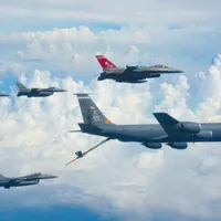 30 de avioane cisternă KC-135 și KC-46 au plecat din SUA spre Europa - Foto: Profimedia Images (imagine cu rol ilustrativ)