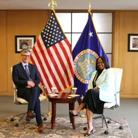 Ministrul Energiei, Virgil Popescu, s-a întâlnit cu Reta Jo Lewis, președintele US Exim Bank/ Foto: Facebook