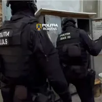 Mascați Foto: Politia Română