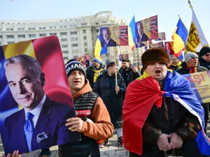 Călin Georgescu: „Analfabeții nu pot învăța pe alții alfabetul”. Votanții lui cred orice Fake news - Foto: Profimedia images