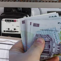 Facturi mai mari la curent de la 1 iulie. Cât plătești pentru 100 kWh. Cum schimbi furnizorul - Foto: Profimedia images