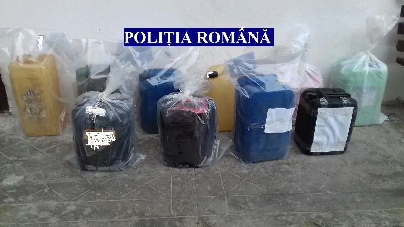 Trei tineri din Aiud au furat 500 de litri de motorină din rezervoarele unor camioane. Cum acționau / Poliția Română