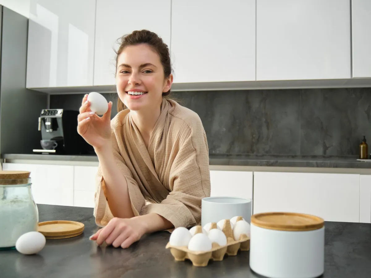 Cum poți ști dacă ouăle sunt încă bune de mâncat? Trucul cu apă rece îți arată cât de vechi sunt - Foto: Freepik (Imagine cu rol ilustrativ)