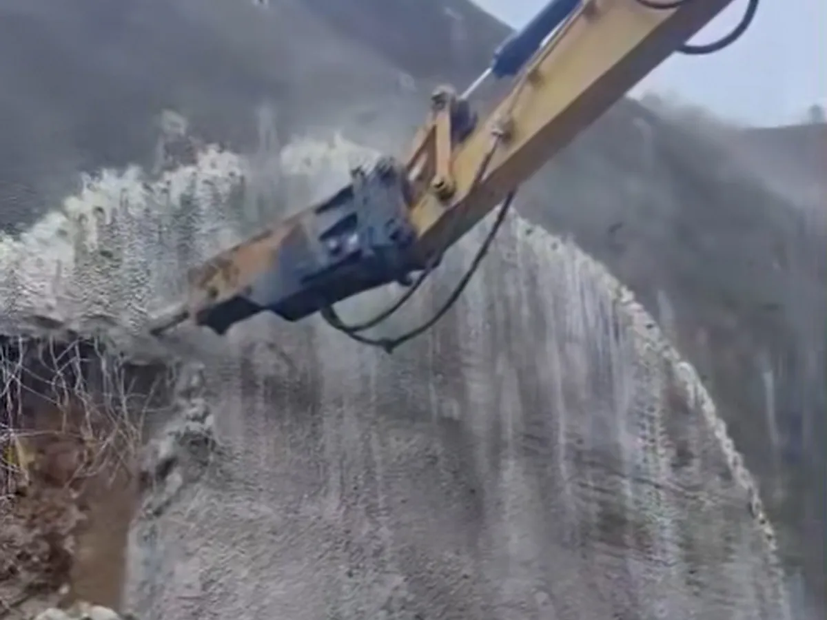 A început să se sape tunelul Robești de pe A1. - Foto: captură video