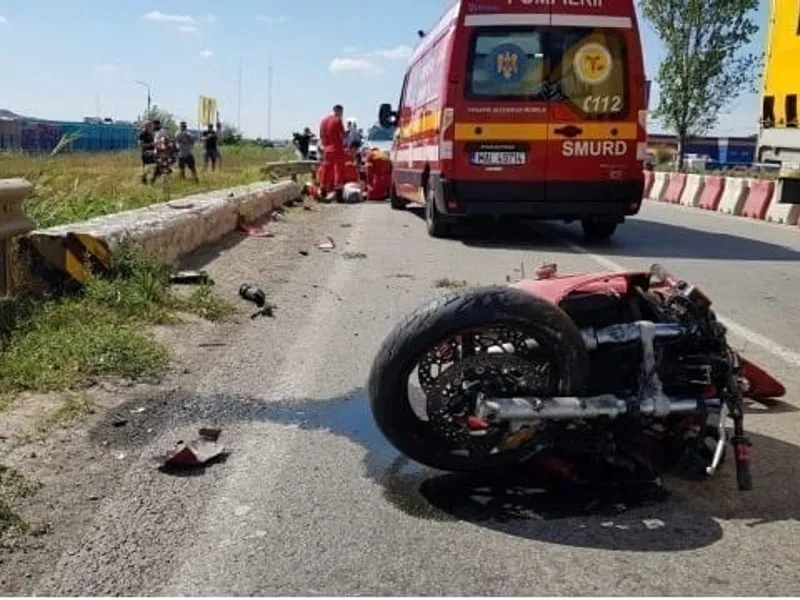 Motocicleta a scăpat, motociclistul - nu/FOTO: ziaruldeiasi.ro