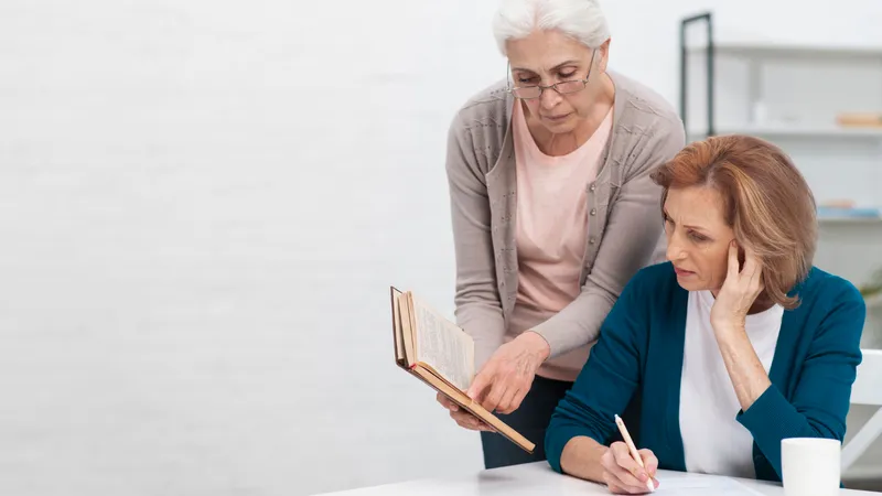 463.000 de pensie vor fi recalculate în luna iunie. Pensionarii, sunați de către Casa de Pensii Foto: Freepik (fotografie cu caracter ilustrativ)