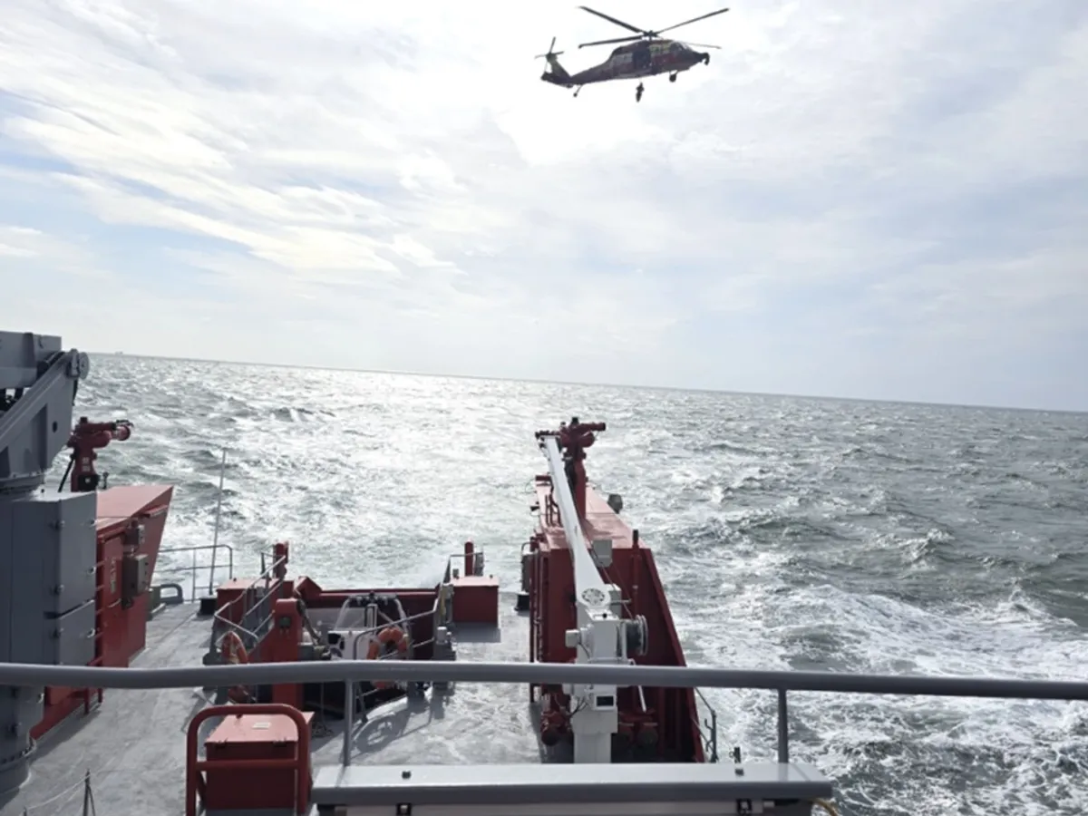 Un elicopter Black Hawk implicat în căutări - Foto: IGSU