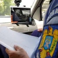 Examen de permis: elevul a sărit la bătaie în maşină la poliţistul care i-a spus că l-a picat/FOTO: ziaruldeiasi.ro