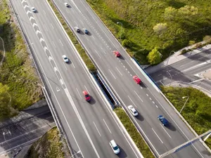 În Ungaria, pe un tronson de autostradă vignieta va costa de 15 ori mai puţin ca în România - Foto: Freepik/CC0