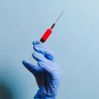 O fetiţă e în comă. Mama mama a folosit o substanţă de uz veterinar, pentru a o scăpa de purici - Foto: Pexels/Anna Shvets