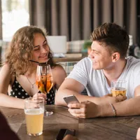 Cum scapi de respirația urât mirositoare de după consumul de alcool? Ce trebuie să mănânci? - Foto: Freepik